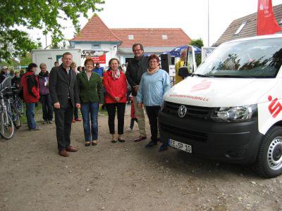 Foto des Albums: Anrudern mit Übergabe eines neuen VW-Mannschaftstransporters durch die Sparkasse Elbe-Elster