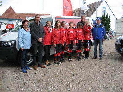 Foto des Albums: Anrudern mit Übergabe eines neuen VW-Mannschaftstransporters durch die Sparkasse Elbe-Elster