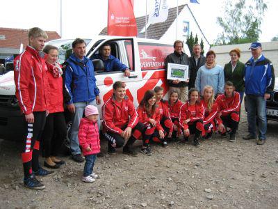 Foto des Albums: Anrudern mit Übergabe eines neuen VW-Mannschaftstransporters durch die Sparkasse Elbe-Elster