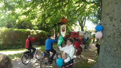 Foto des Albums: Tour de Prignitz 2014 - Empfangsspalier in Meyenburg (15. 05. 2014)