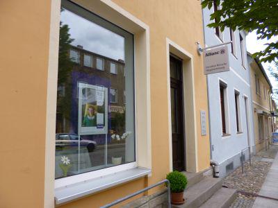 Foto des Albums: Eröffnung eines neuen Büros der Allianz-Versicherung
