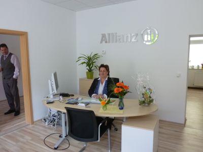 Foto des Albums: Eröffnung eines neuen Büros der Allianz-Versicherung