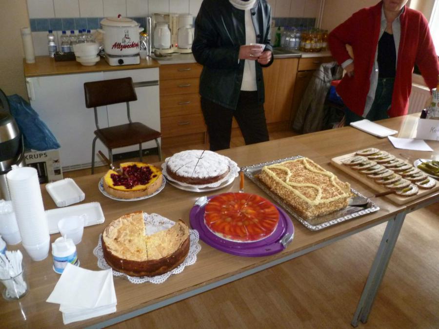 Bild: Dank der Unterstützung der Schwarzenburger Frauen gab es Kaffee und Kuchen nach dem Gottesdienst .