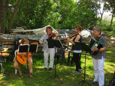 Foto des Albums: Hoffest in der Imkerei Hahn