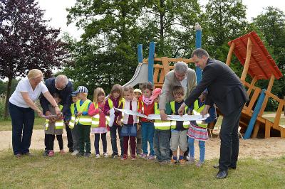 Foto des Albums: Bilder zur Spielplatzeinweihung vom 4. Juni 2014