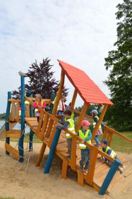 Foto des Albums: Bilder zur Spielplatzeinweihung vom 4. Juni 2014