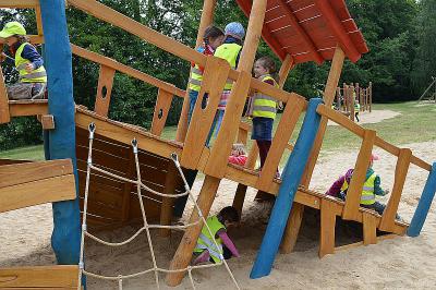Foto des Albums: Bilder zur Spielplatzeinweihung vom 4. Juni 2014