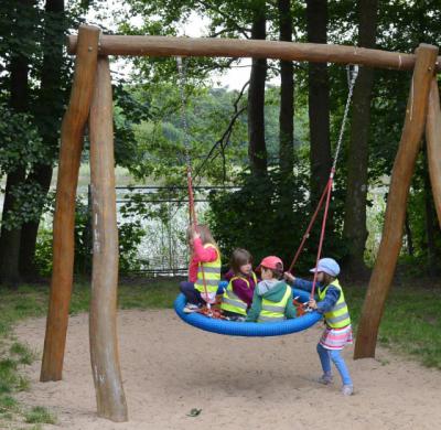 Foto des Albums: Bilder zur Spielplatzeinweihung vom 4. Juni 2014