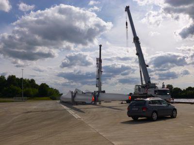 Foto des Albums: Verladung von Windflügel im Hafen Mühlberg