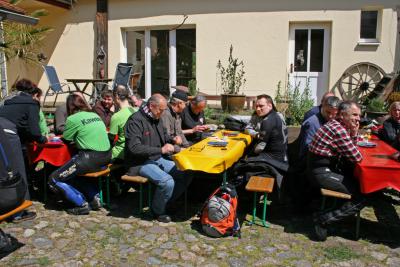 Mittag in Rieben  (Bild vergr&ouml;&szlig;ern)