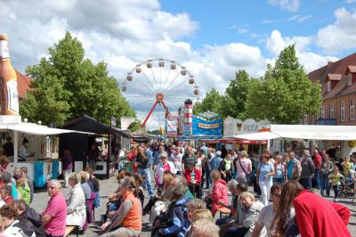 Foto des Albums: Rock-Pop-Ensembles gestalten Lindenfest mit