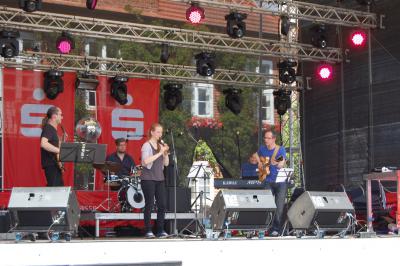 Foto des Albums: Rock-Pop-Ensembles gestalten Lindenfest mit