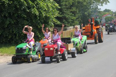 Foto des Albums: Traktortreffen und Dorffest in Waltersdorf