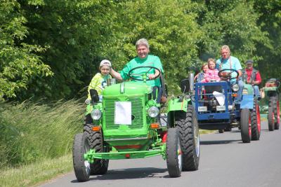 Foto des Albums: Traktortreffen und Dorffest in Waltersdorf
