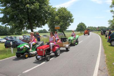 Foto des Albums: Traktortreffen und Dorffest in Waltersdorf