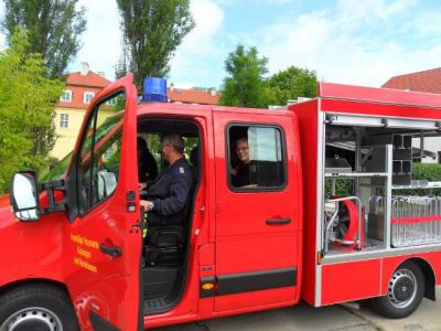 Foto des Albums: Feuerwehrauto für Gräningen (30. 06. 2014)