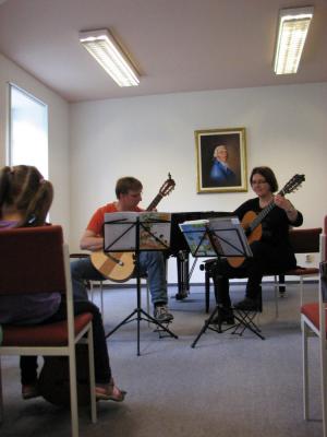 Foto des Albums: Elternvorspiel der Gitarrenklasse von Heike Backhaus