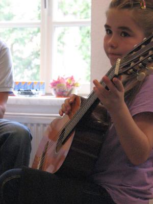 Foto des Albums: Elternvorspiel der Gitarrenklasse von Heike Backhaus