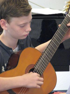 Foto des Albums: Elternvorspiel der Gitarrenklasse von Heike Backhaus