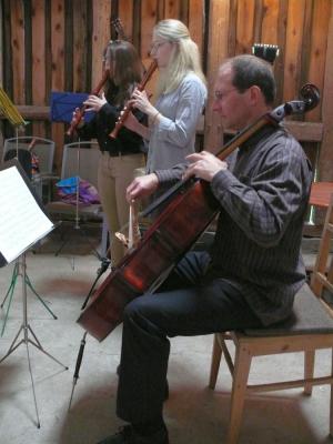 Foto des Albums: Schriftstellerlesung und Musik in Wutike
