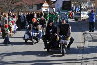 Foto des Albums: Faschingsumzug 2011