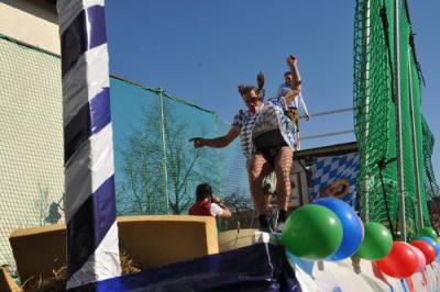 Foto des Albums: Faschingsumzug 2011