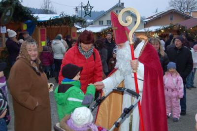Foto des Albums: Christkindlemarkt /Krippenspiel /Weihnachtskonzert 2010