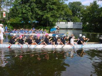 Foto des Albums: Drachenbootrennen 2004 (21.08.2004)