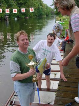 Foto des Albums: Drachenbootrennen 2004 (21.08.2004)