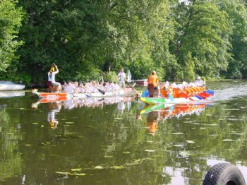 Foto des Albums: Drachenbootrennen 2004 (21.08.2004)