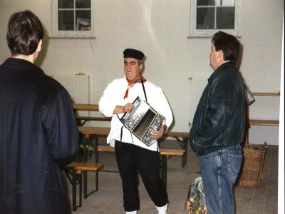 Foto des Albums: Übergabe des Feuerwehrgerätehauses Falkenhagen am 10.10.1998