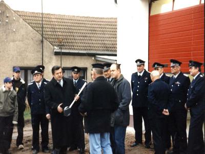 Foto des Albums: Übergabe des Feuerwehrgerätehauses Falkenhagen am 10.10.1998