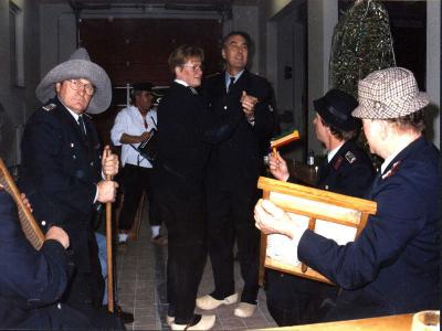 Foto des Albums: Übergabe des Feuerwehrgerätehauses Falkenhagen am 10.10.1998