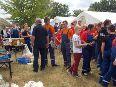 Foto des Albums: Jugendfeuerwehr - Zeltlager auf dem Flughafen Lönnewitz vom 27.-29. Juni 2014 (04. 07. 2014)