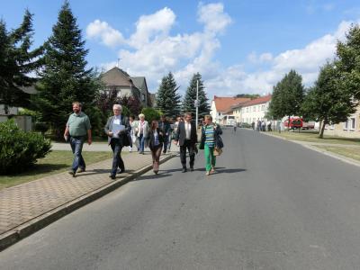 Foto des Albums: Kreiswettbewerb: Unser Dorf hat Zukunft - Ortsbegehung im OT Großrössen (22. 08. 2014)