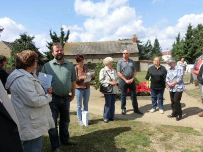 Foto des Albums: Kreiswettbewerb: Unser Dorf hat Zukunft - Ortsbegehung im OT Großrössen (22. 08. 2014)