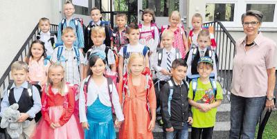Klasse 1a mit Frau Wollschl&auml;ger Bild: MAZ Beilage &ldquo;Einschulung&rdquo; vom 25.8.2014.  (Bild vergr&ouml;&szlig;ern)