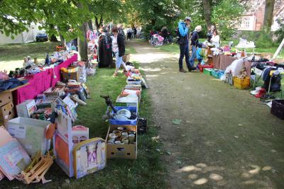 Foto des Albums: Trödelmarkt am 24.08.2014 im Schlosspark (24.08.2014)