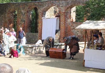 Foto des Albums: Theateraufführung im Schlosspark (24.08.2014)