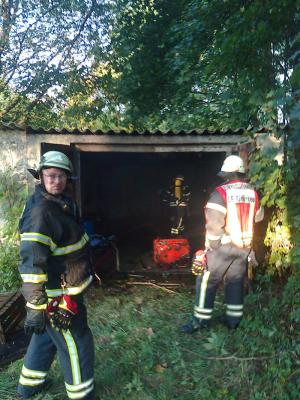 Foto des Albums: Brandeinsatz Garage am Friedhof