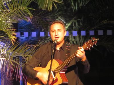 Foto des Albums: Freitags Film plus / mit Musik-Duo Cabaret Russe