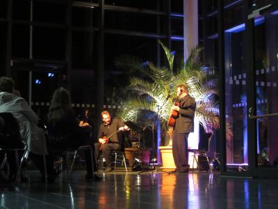 Foto des Albums: Freitags Film plus / mit Musik-Duo Cabaret Russe