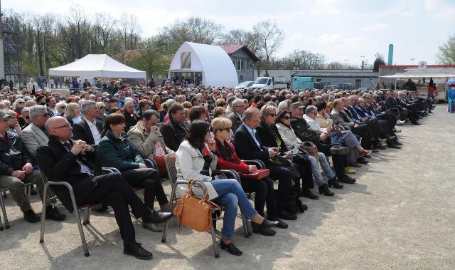 Bild : Eröffnungsfeier in Rathenow