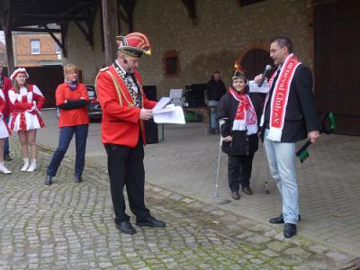 Foto des Albums: Schlüsselübergabe auf dem Hühnerhof