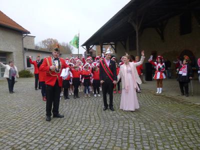 Foto des Albums: Schlüsselübergabe auf dem Hühnerhof