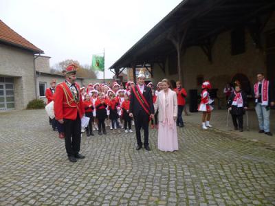 Foto des Albums: Schlüsselübergabe auf dem Hühnerhof