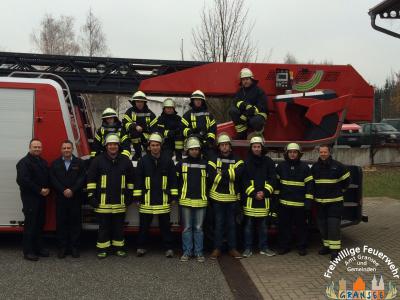 Gruppenfoto mit Ausbilder 
