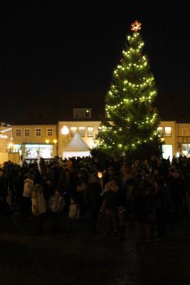 Foto des Albums: Adventsleuchten auf dem Wittstocker Marktplatz (02.12.2014)