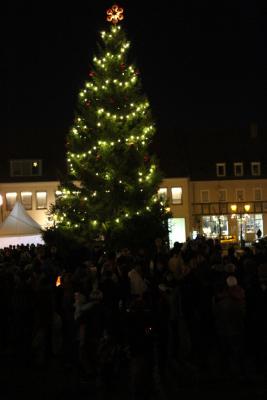 Foto des Albums: Adventsleuchten auf dem Wittstocker Marktplatz (02.12.2014)