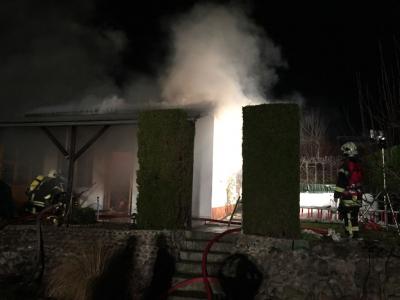 Foto des Albums: Einsatz 001/2015 - Laubenbrand